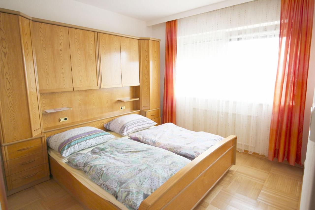 Geraeumige Ferienwohnung Im Zentrum Санкт-Пёльтен Экстерьер фото