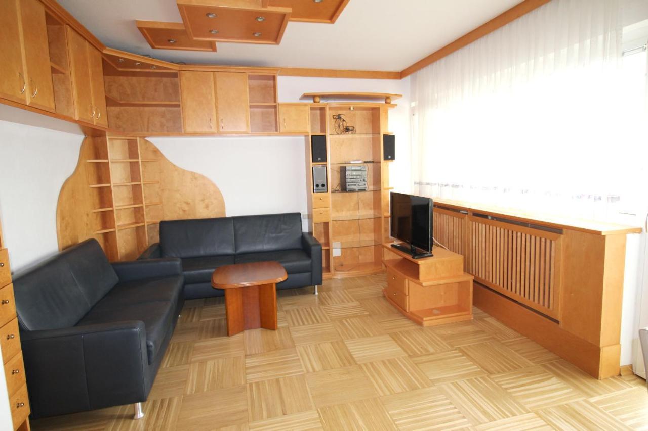 Geraeumige Ferienwohnung Im Zentrum Санкт-Пёльтен Экстерьер фото