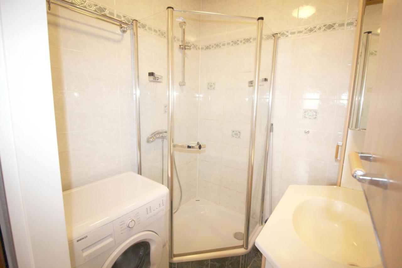 Geraeumige Ferienwohnung Im Zentrum Санкт-Пёльтен Экстерьер фото